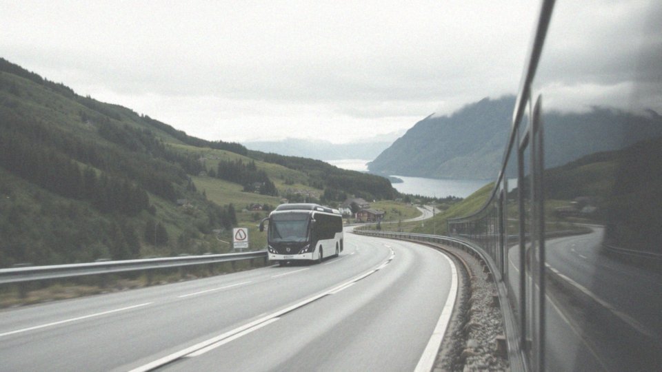 Jakie są kluczowe informacje o transporcie w Norwegii?